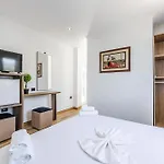 Bliss By Pikhost Appartement Gjirokastër