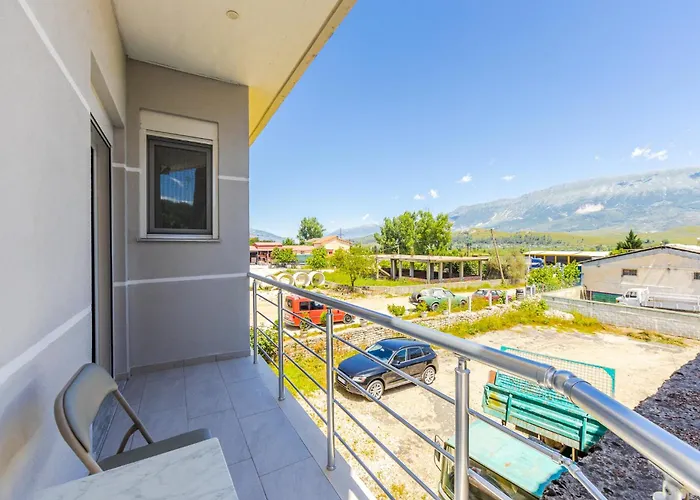 Apartament Bliss By Pikhost Gjirokastra